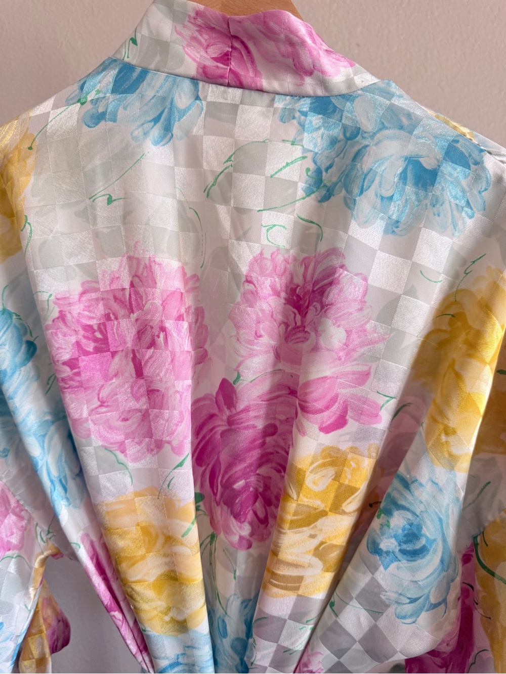 Vintage Keyloun by David Gordon Floral Damask Satin Long Robe Pink Blue Yellow - Picture 3 of 4